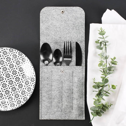 Bestecktasche mit vier Einschubfächern und Druckknopf