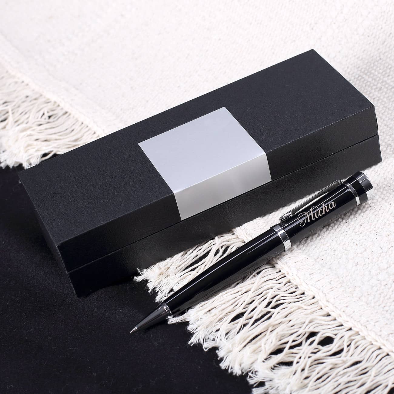 Mit praktischem Etui