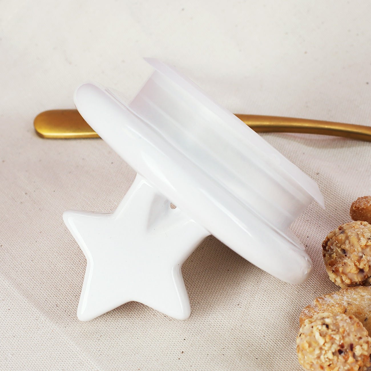 Weißer Deckel mit Stern Motiv