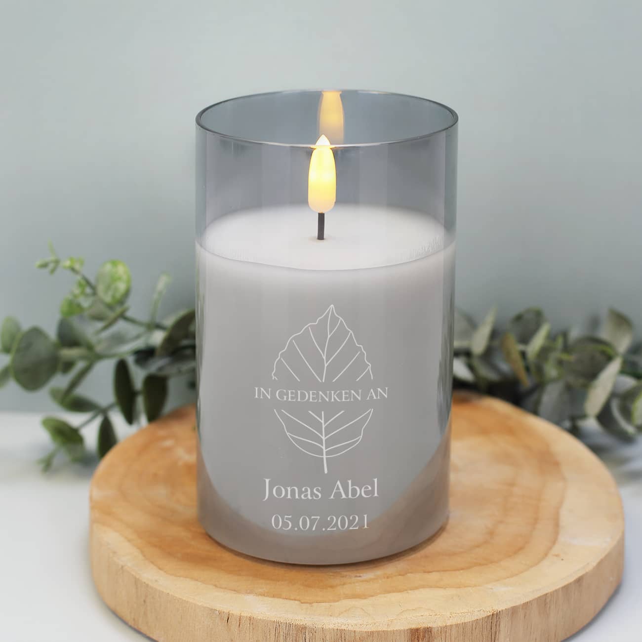 LED Trauerkerze mit Blattmotiv