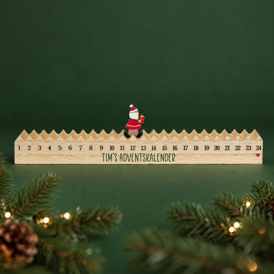 Adventskalender aus Holz mit Weihnachtsmann-Figur als Weihnachtsdeko 