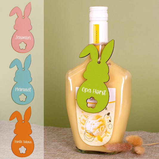 Personalisierter Holzanhänger in vier Farben und Namensaufdruck