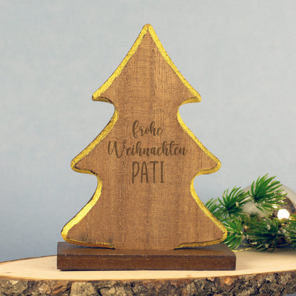 Holztanne mit Gravur Frohe Weihnachten Pati, goldene Kante, auf Holzscheibe mit Lichterzweig