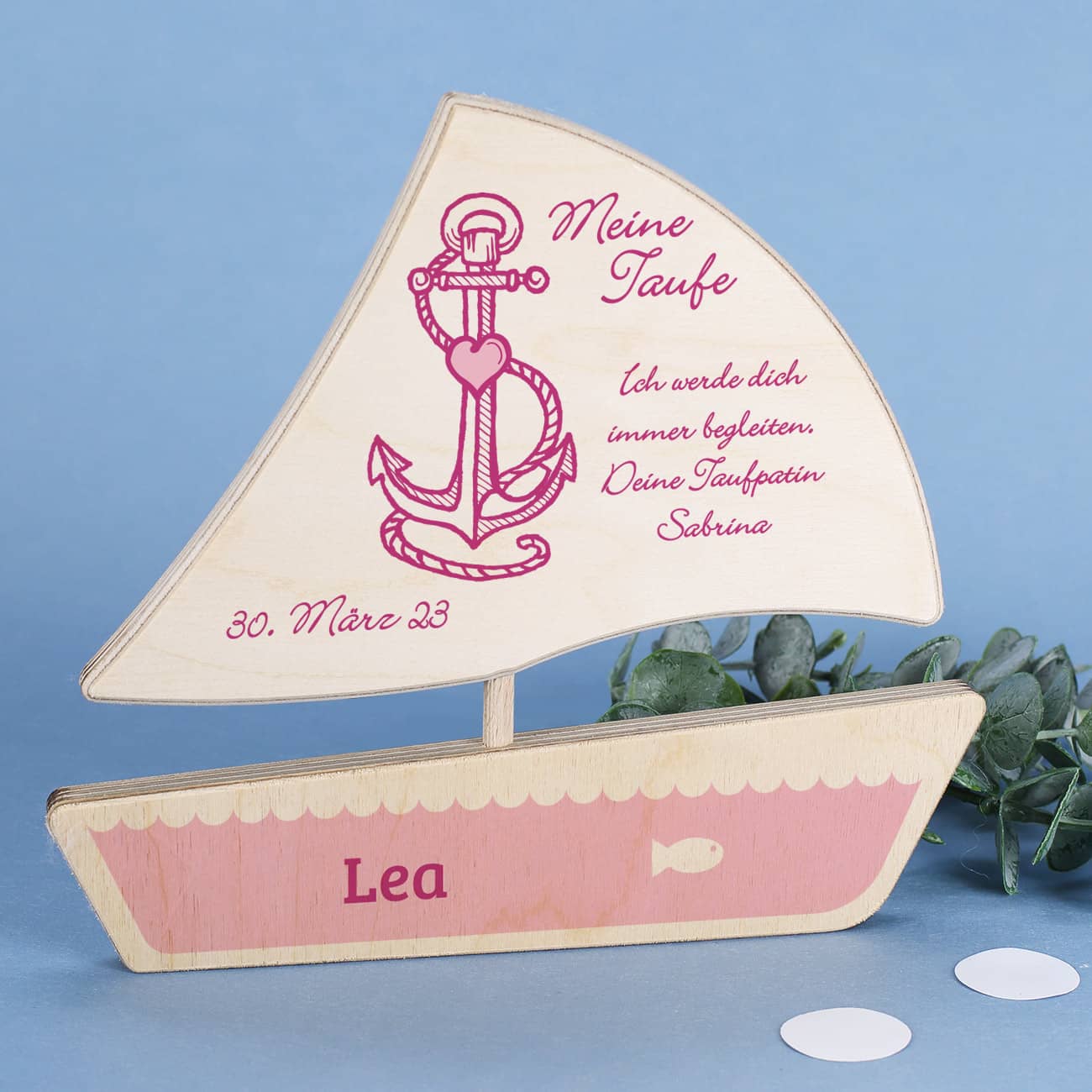 Kleines Holzboot mit rosa Anker, Meer und Ihren Wunschangaben bedruckt