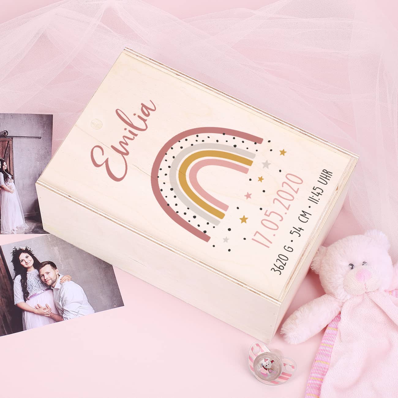 Erinnerungsbox zur Geburt mit Regenbogen für Mädchen