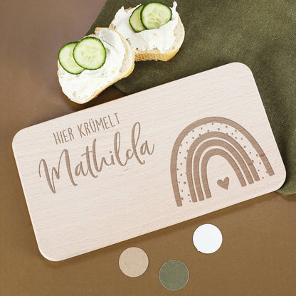 Brettchen für Kinder mit Regenbogen, Text und Name graviert