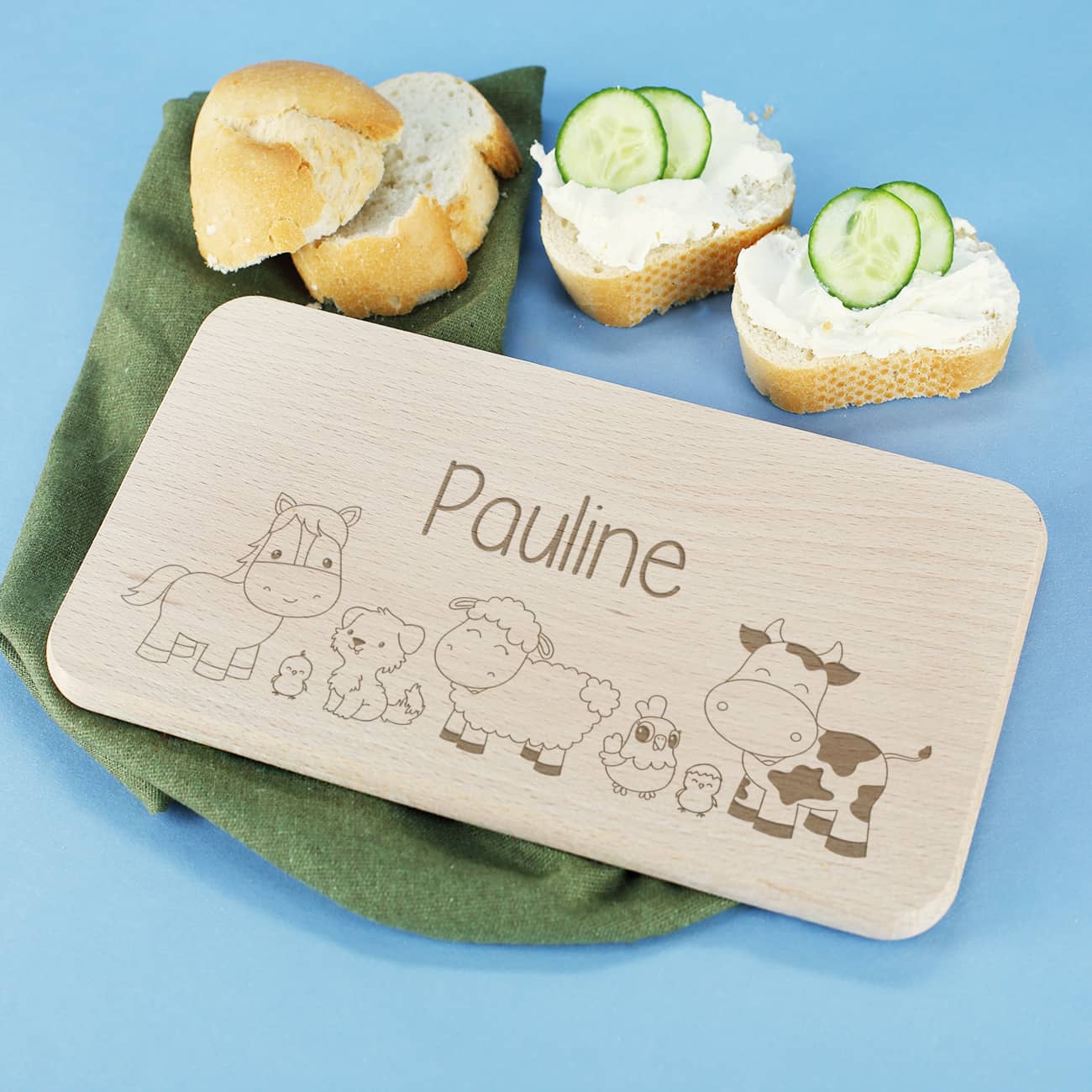 Brettchen für Kinder mit Bauernhoftieren und Name graviert