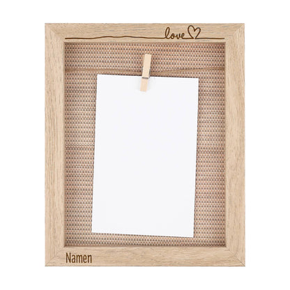 Bilderrahmen aus Holz mit persönlicher Gravur, Leine und Holzklammer 