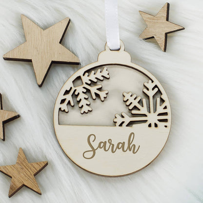 Christbaumschmuck aus Holz mit Name graviert