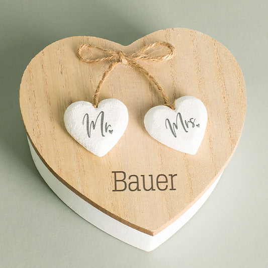 Personalisierte Herzdose aus Holz zur Hochzeit oder Verlobung | Mr. & Mrs.