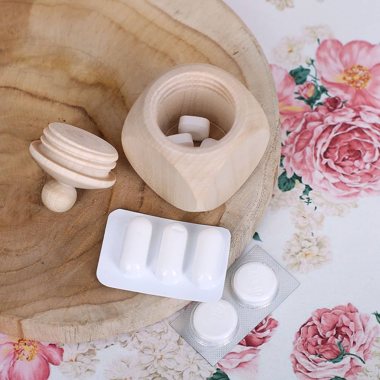 Kleine Aufbewahrungsdose für Tabletten o.ä.