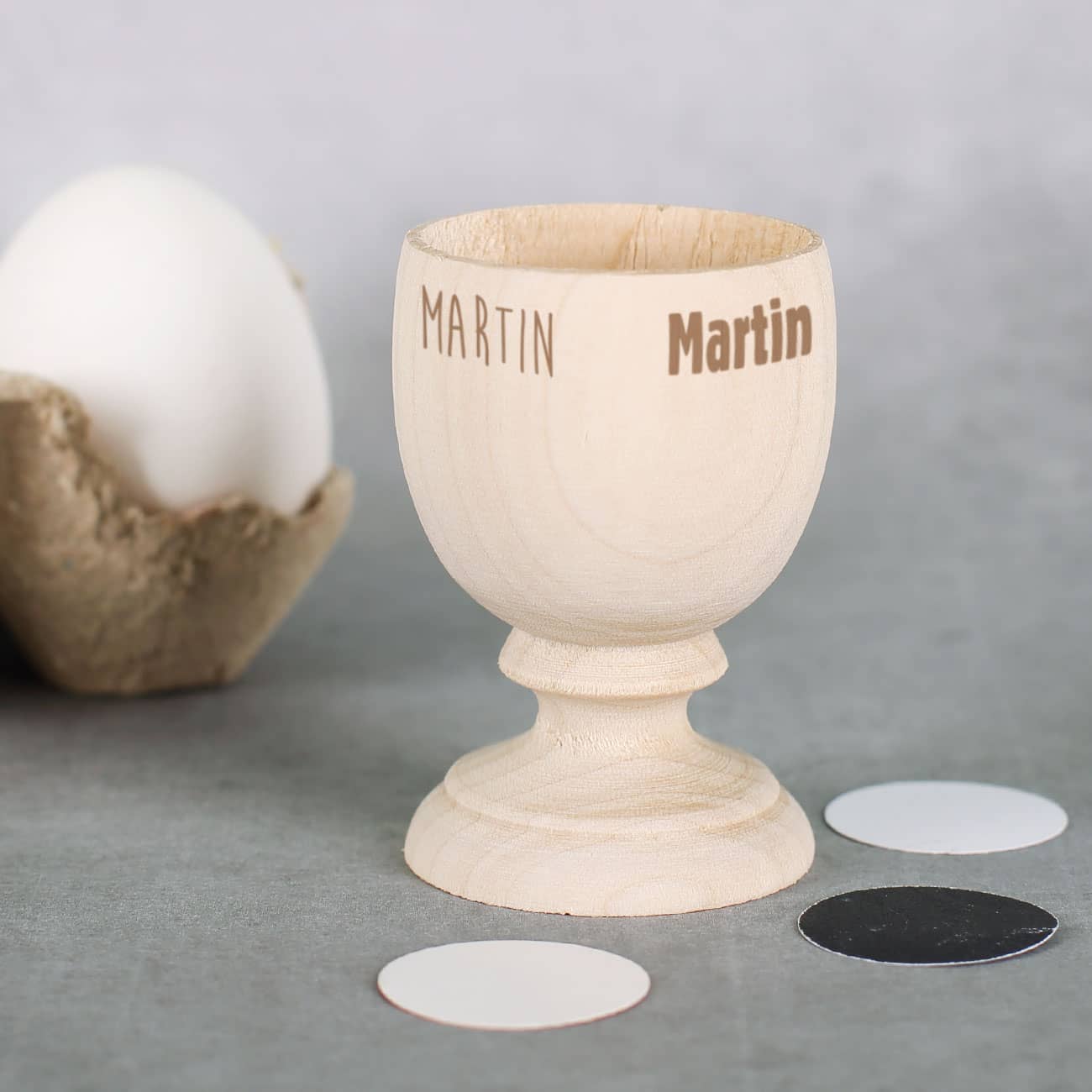 Eierbecher mit Ihrem Wunschnamen graviert