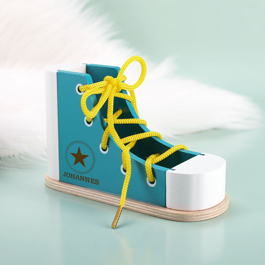 Lernschuh zum Schleife binden aus Holz mit Namensgravur in blau