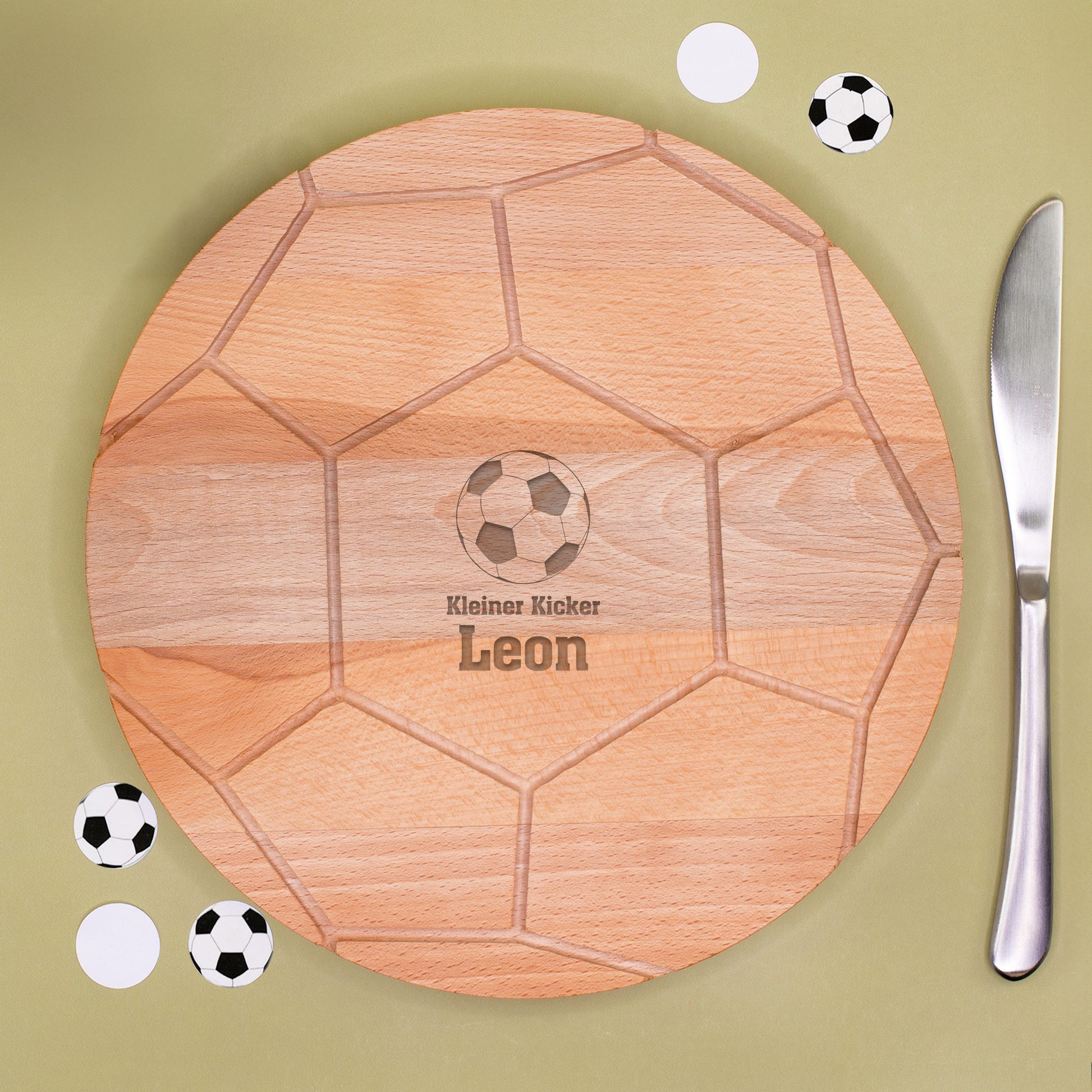 Rundes Buchenholzbrett im Fußballdesign mit Gravur Fußballlogo, Wunschtext und Name