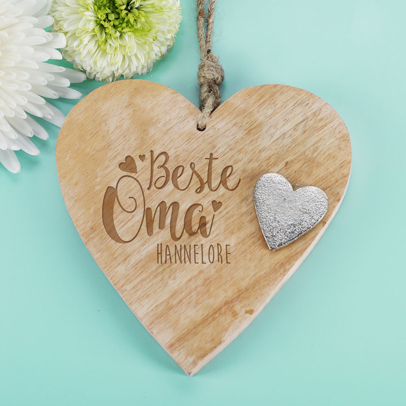 Holzherz Beste Oma mit Name personalisiert und silberfarbenem Metallherz