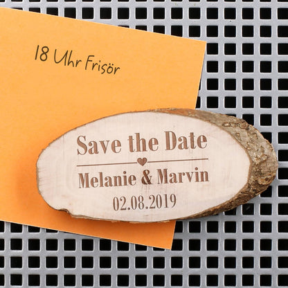 Save the Date Magnet mit gravierter Holzscheibe