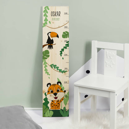 Personalisierte Messlatte mit Name und Datum