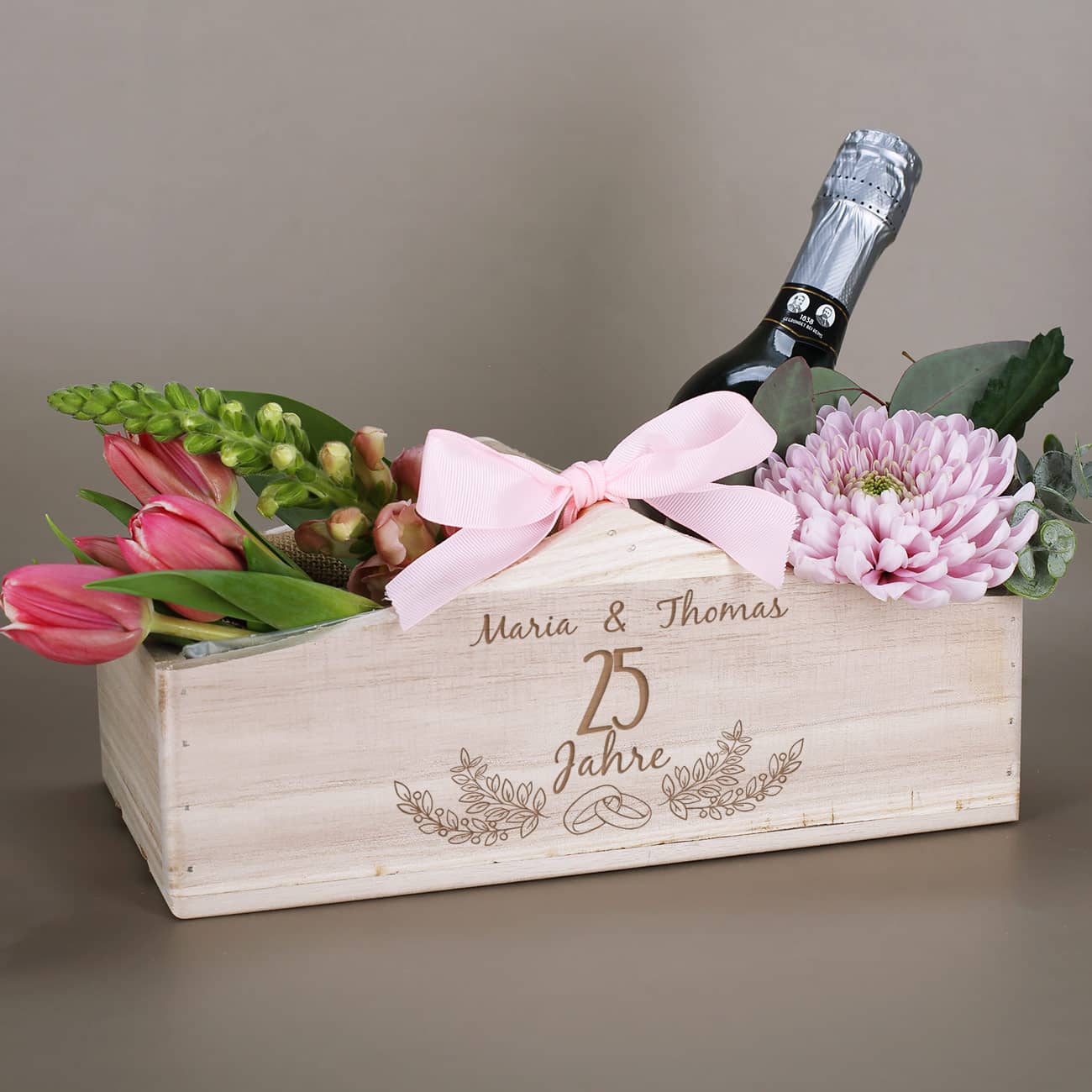 Personalisierter Pflanzkorb zum Hochzeitstag mit hochwertiger Gravur
