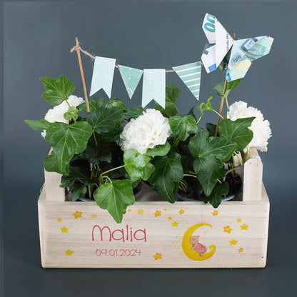 Geschenkkorb aus Holz mit Name und Datum