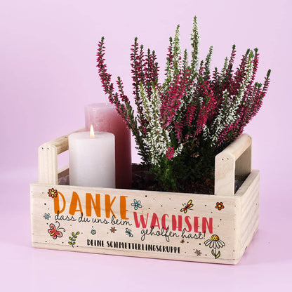 Pflanzkiste mit Folie ausgekleidet und Text nach Wunsch personalisiert