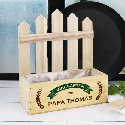 Persönliche bedruckte Holzkiste mit Zaun