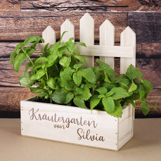 Gravierter Holzkorb als Kräutergarten