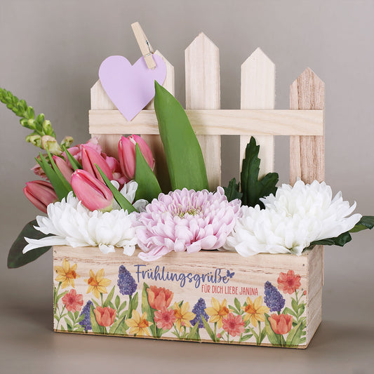 Pflanzkorb mit Zaun und Motiv Frühlingsgrüße personalisiert mit Wunschtext