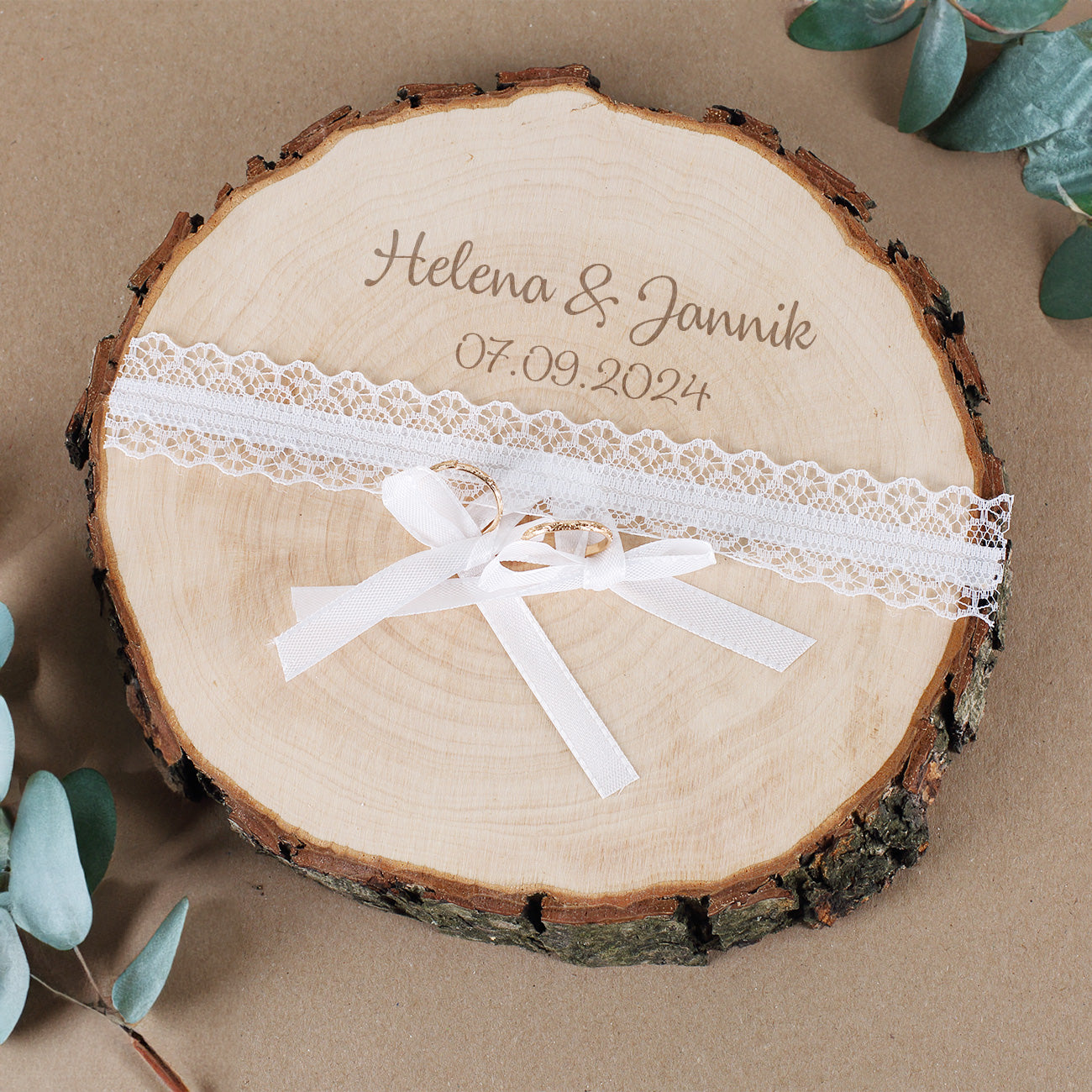 Baumscheibe mit Gravur ideal für Hochzeitsringe oder als Tischdeko