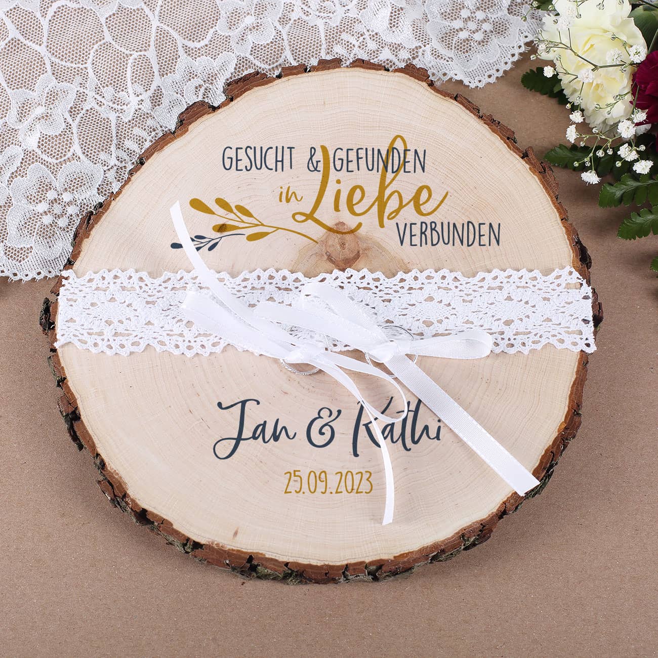 Romantische Baumscheibe für Hochzeitsringe und als Tischdekoration