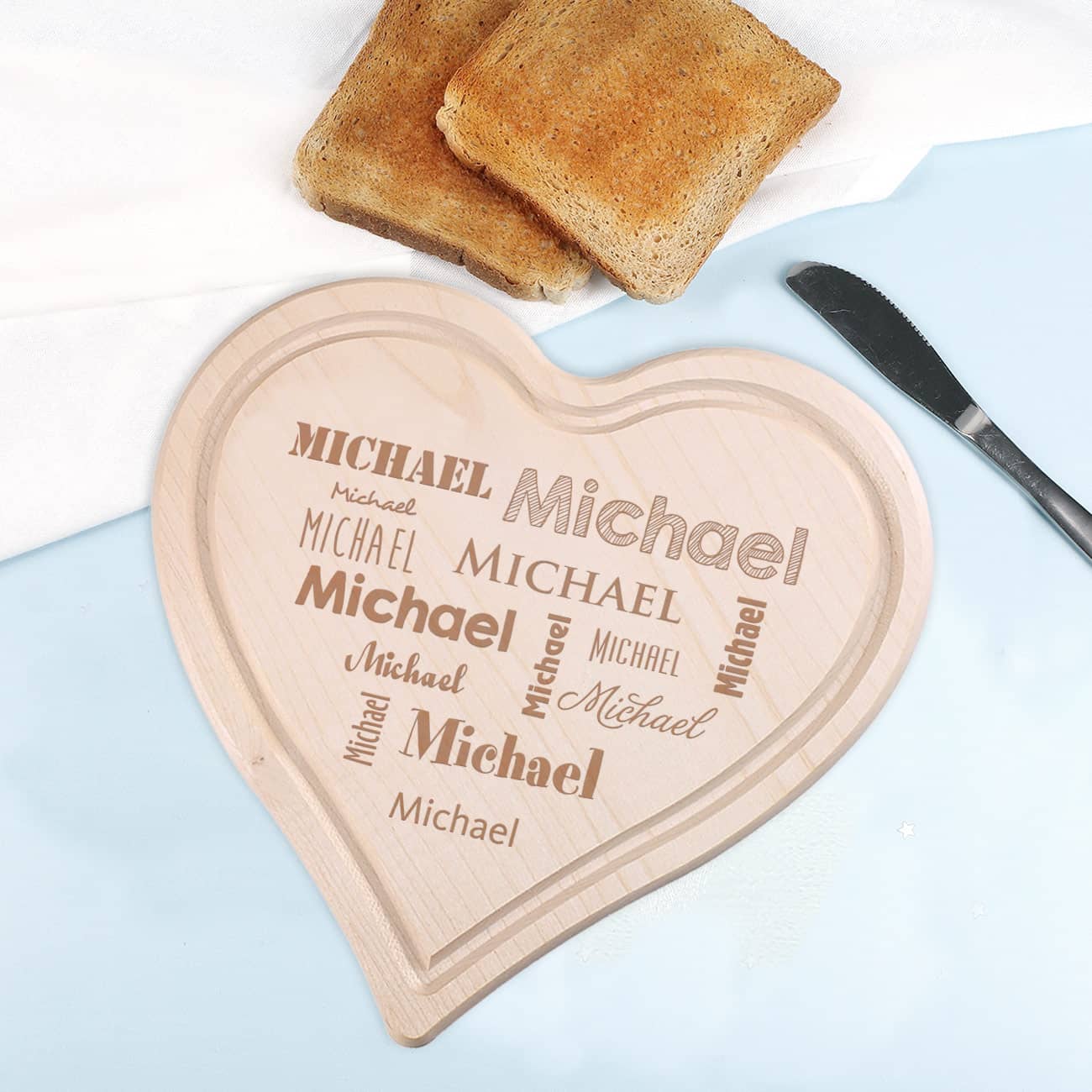 Herz-Holzbrettchen mit Name in verschiedenen Schriftarten, 24 cm