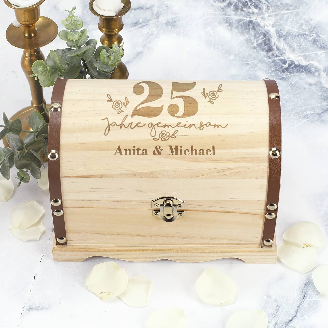 Geschenktruhe mit individueller Gravur zum Hochzeitsjubiläum