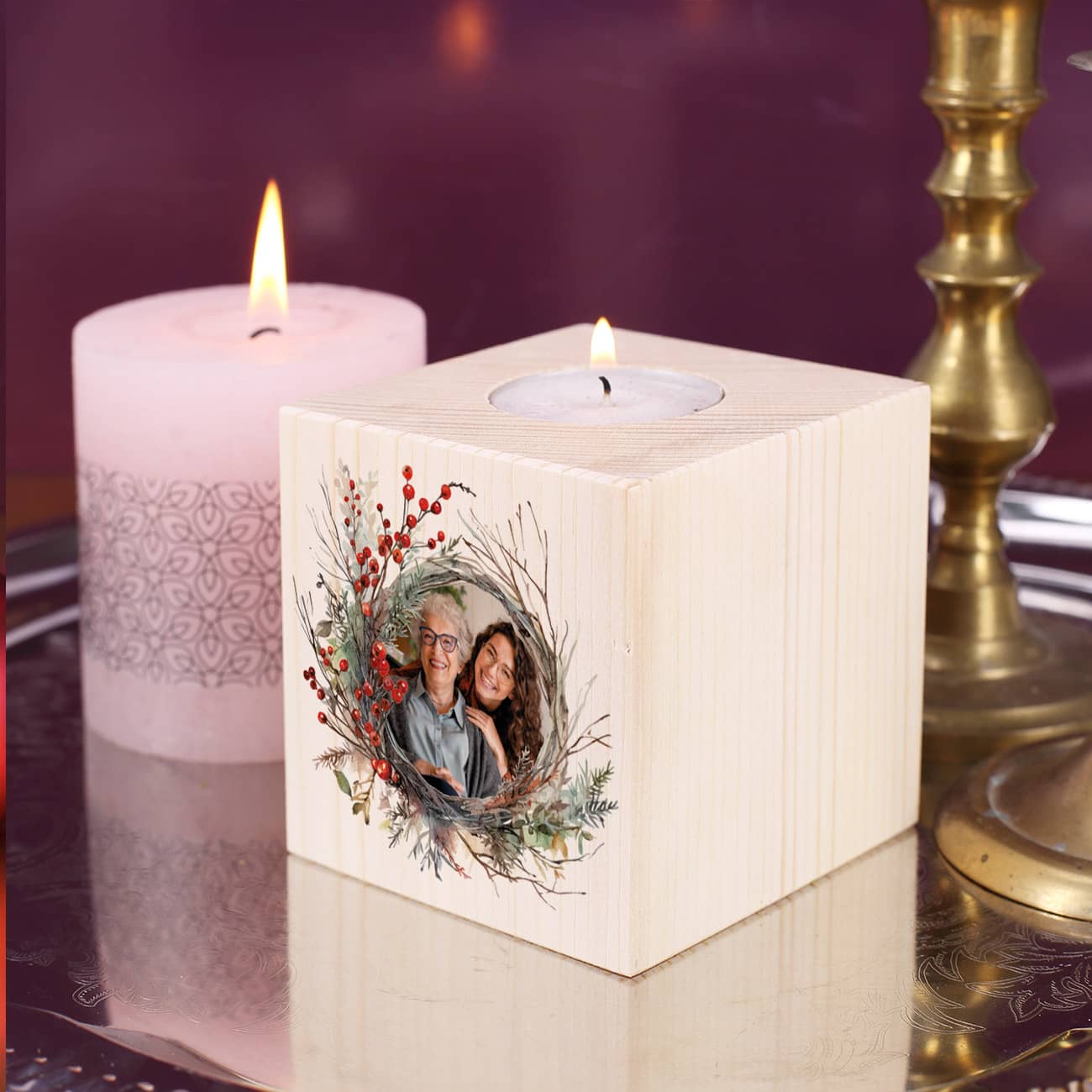Holzteelichthalter mit Foto und Weihnachtskranz
