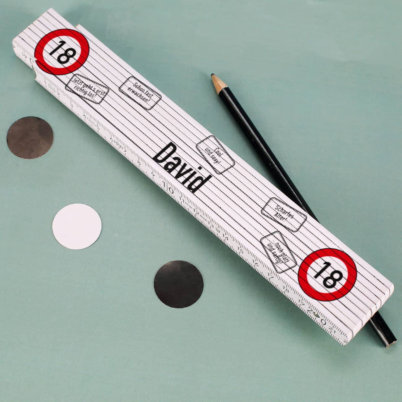 personalisierter Zollstock bedruckt mit Verkehrszeichen zum 18. Geburtstag