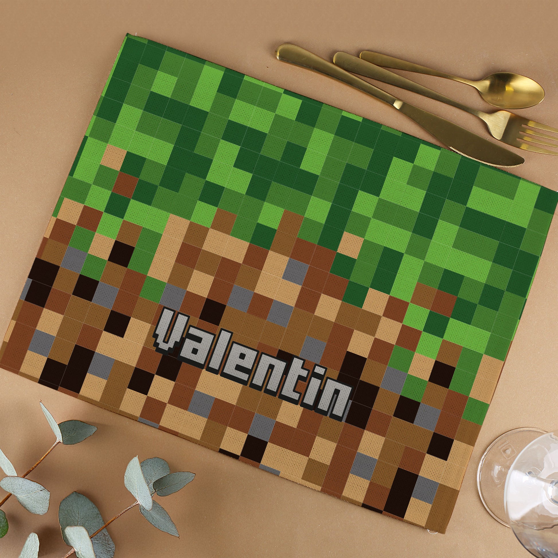 Platzdeckchen mit Pixelmotiv und Name – personalisiert für Kinder