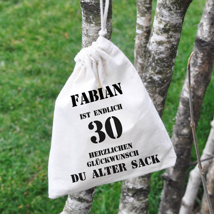 kleiner Zuziehbeutel mit Namen und Alter