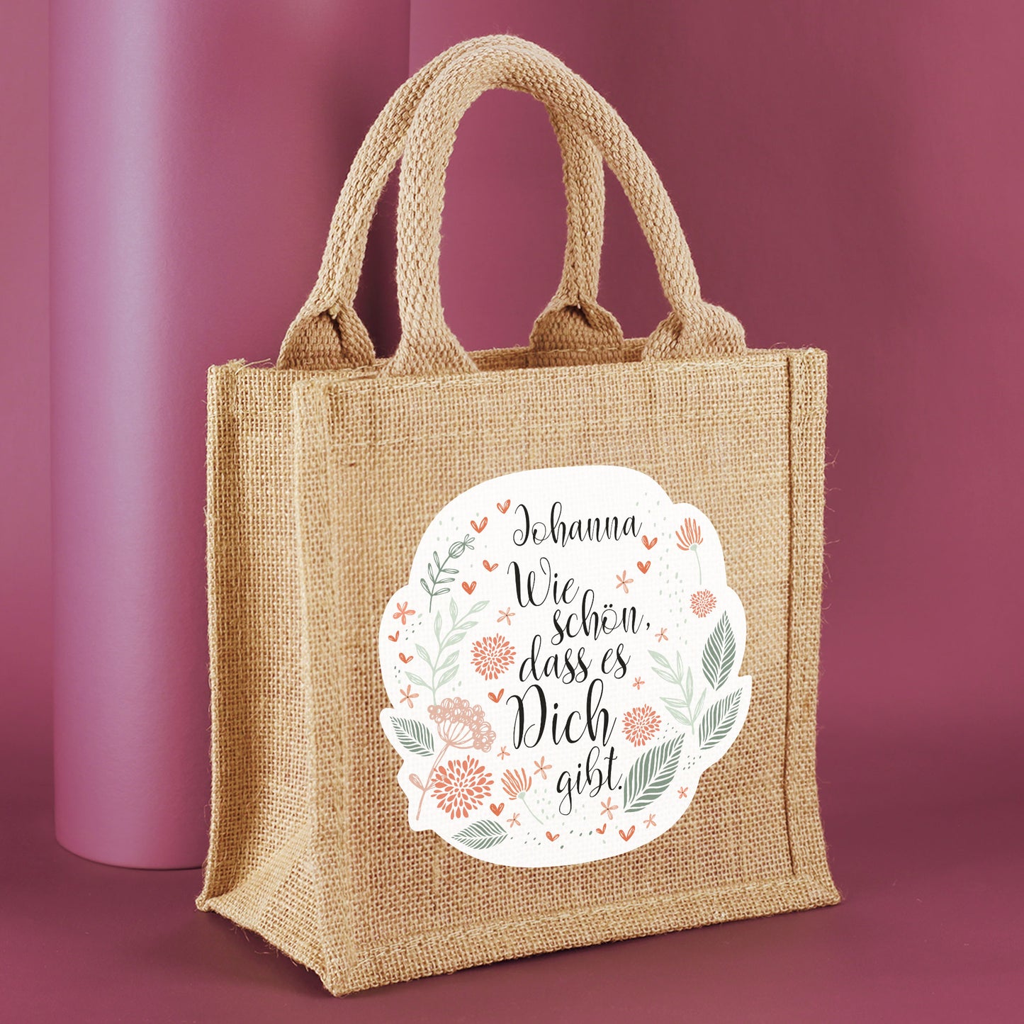 Seitliche Ansicht der personalisierbaren Jute-Tasche, zeigt Tiefe und Materialstruktur.