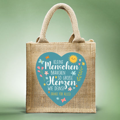 Jute-Geschenktüte als Dankeschön für Erzieher mit Wunschtext und Herz-Motiv