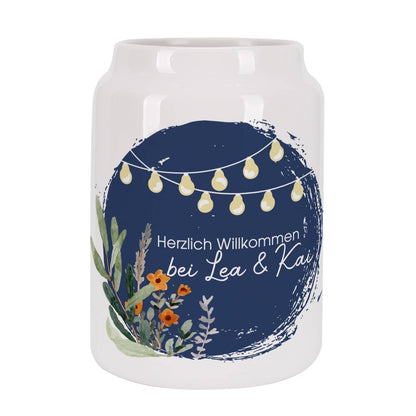 Bedruckter Keramik-Besteckhalter mit Wildblumen, Lichterketten und zwei Textzeilen gestaltet