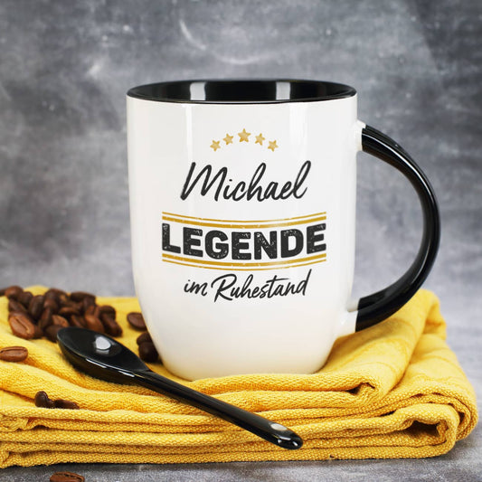 Tasse "Legende im Ruhestand" mit Löffel und mit Name personalisiert