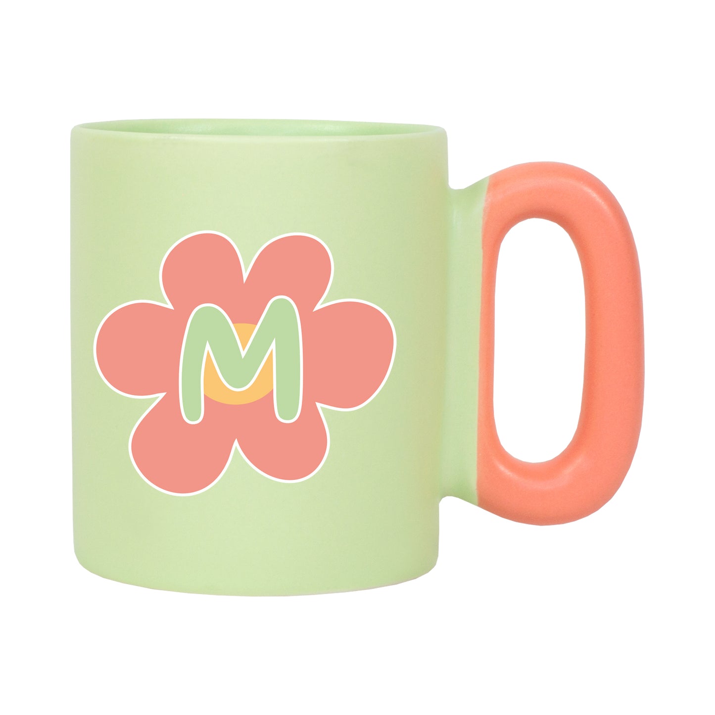 Freigestellte grüne Tasse mit Blumenmotiv und Initiale