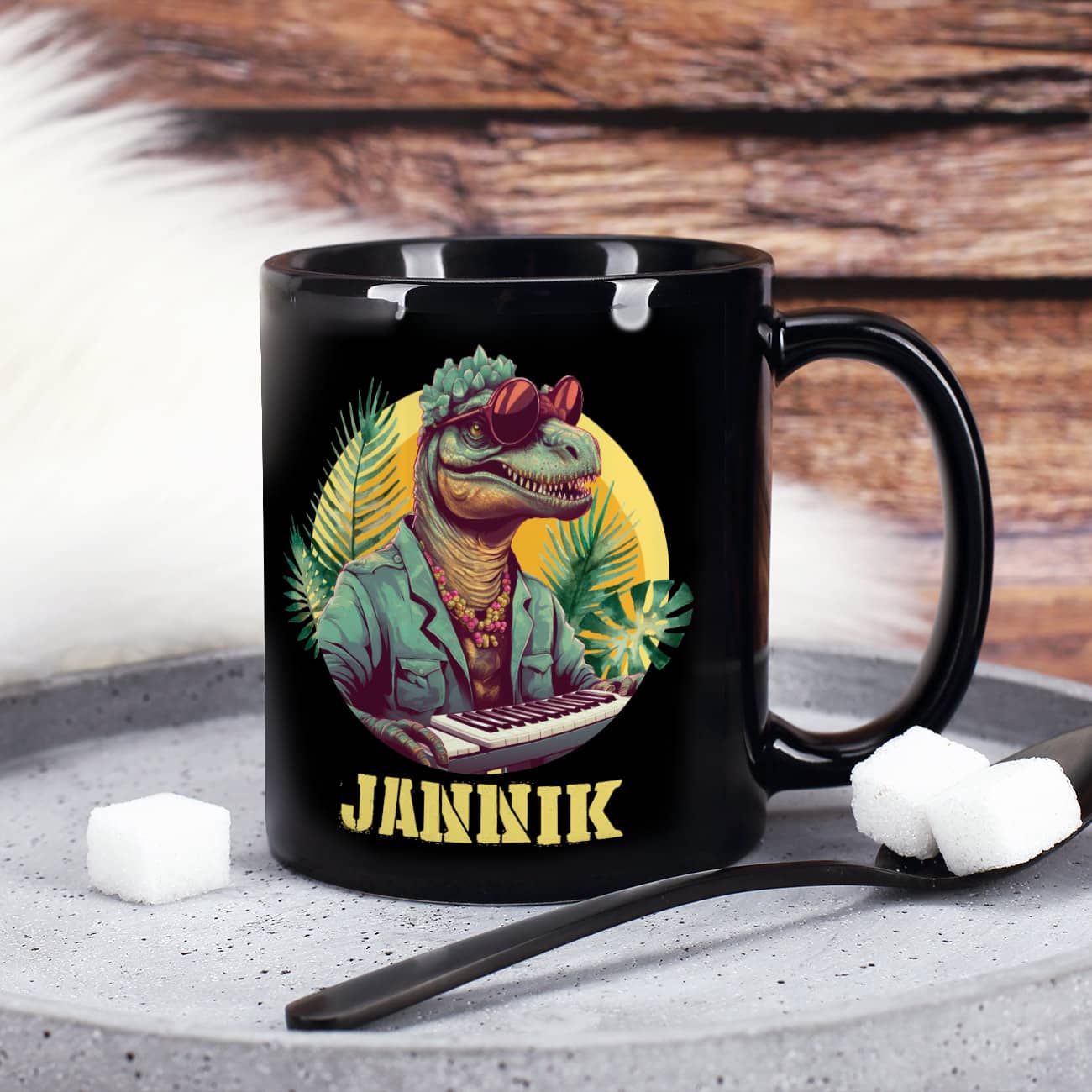 Cooler Keramikbecher für Dino-Fans mit Ihrem Wunschnamen bestückt