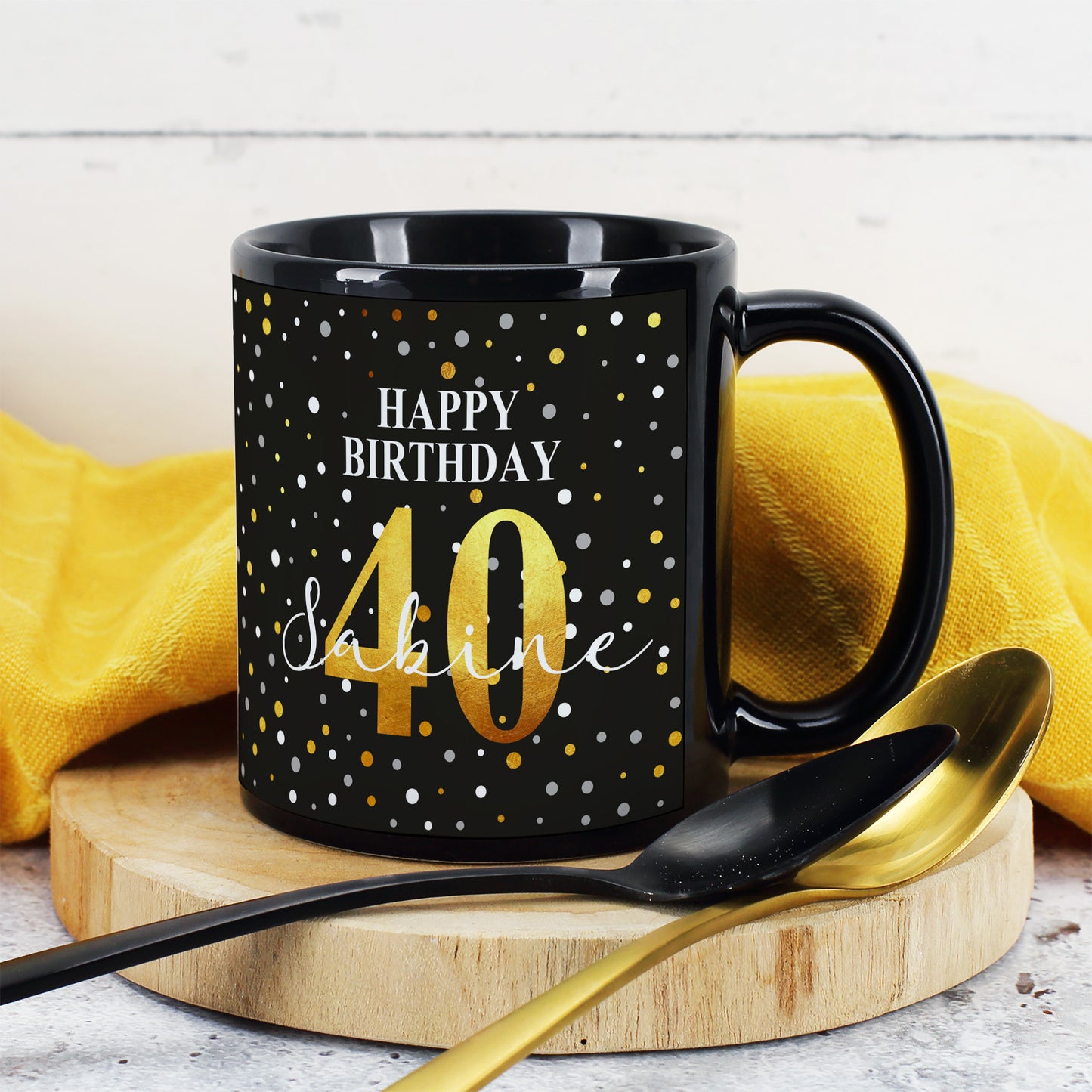 Geburtstagstasse "Happy Birthday" mit Name & Alter in Schwarz und Konfettidesign