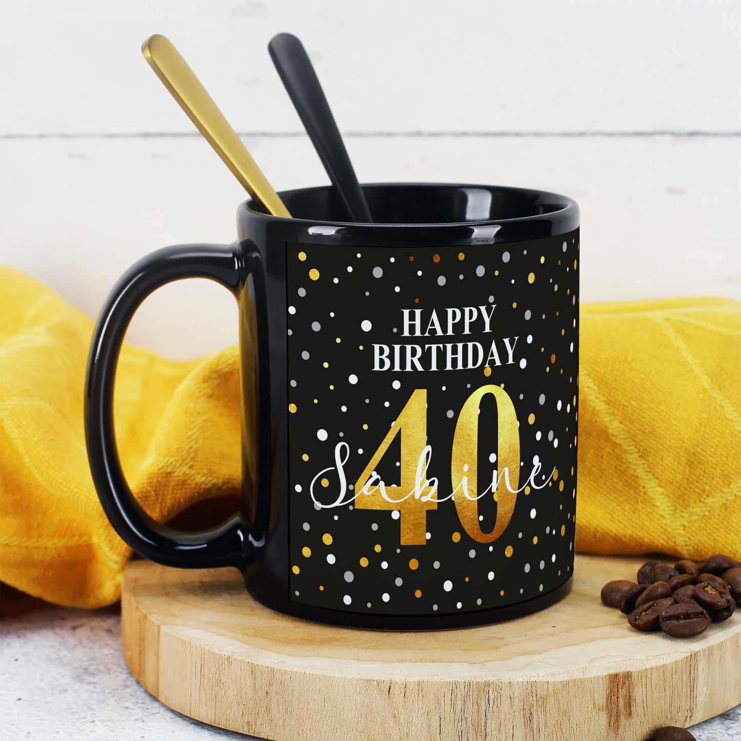 Geburtstagstasse "Happy Birthday" mit Name & Alter in Schwarz und Konfettidesign