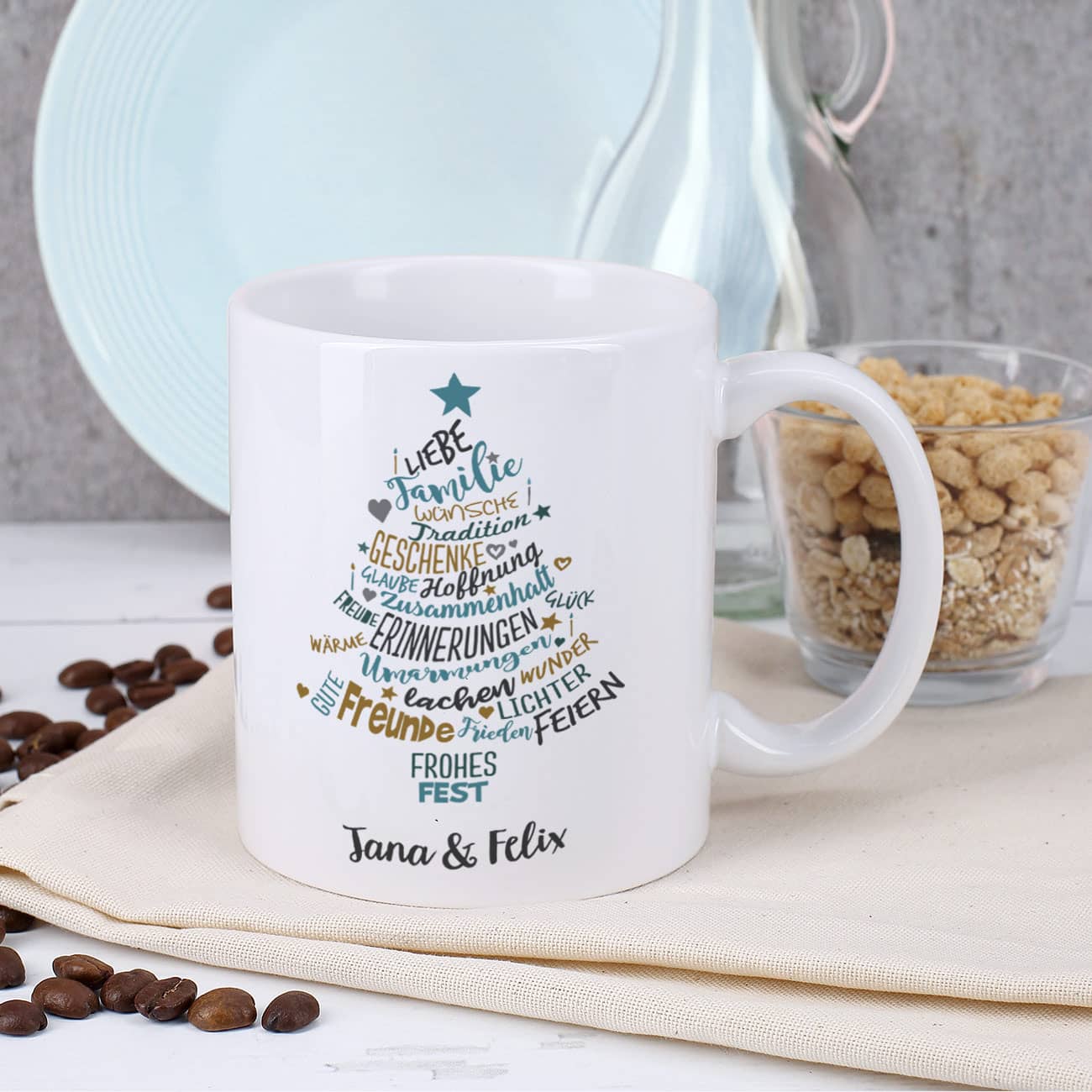 Tasse mit Weihnachtswünschen und Wunschtext