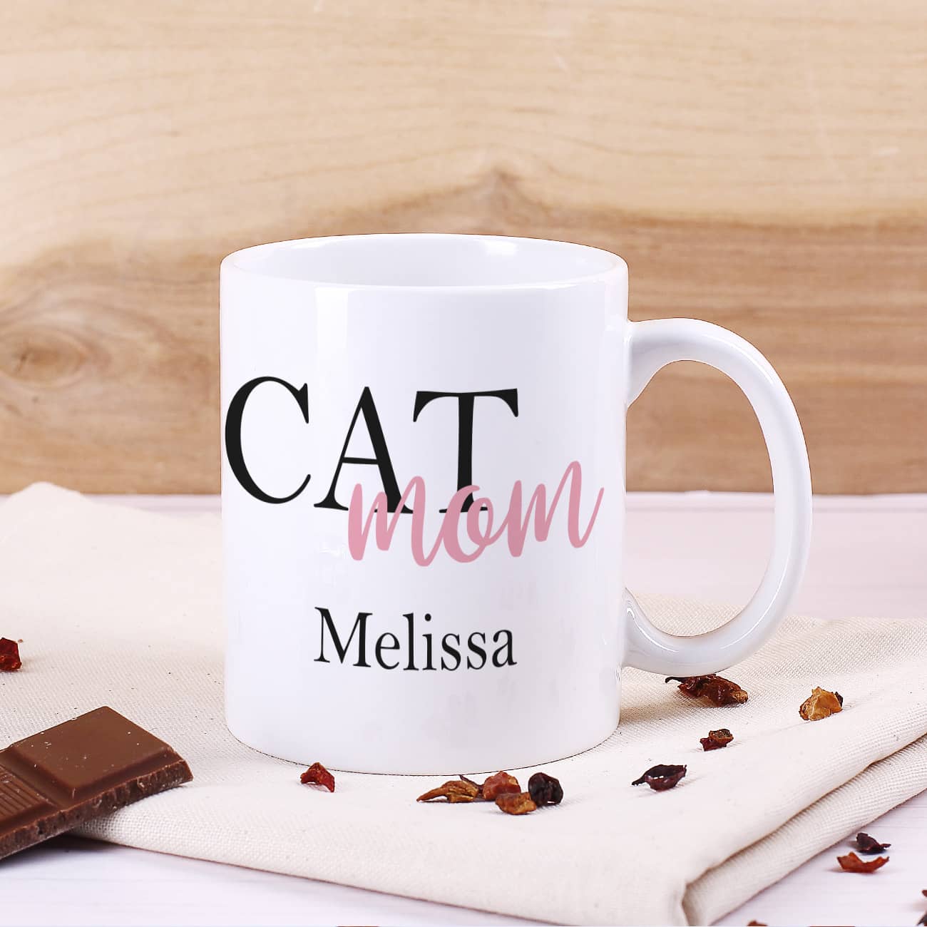 Cat Mom - Tasse mit einem Namen Ihrer Wahl bedruckt