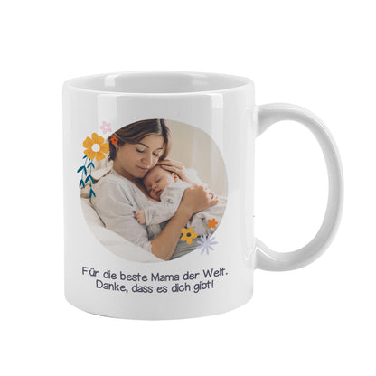 Einzelaufnahme der Rückseite mit personalisiertem Foto einer Mutter mit Baby und Text: Für die beste Mama der Welt. Danke, dass es dich gibt!