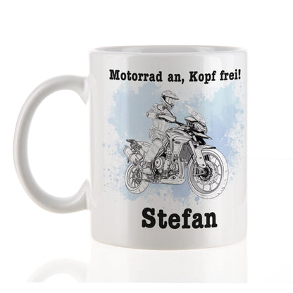 Personalisierte Adventure Motorrad-Tasse mit Enduro Fahrer, Text "Motorrad an, Kopf frei!" und Name Stefan, beidseitig bedruckt