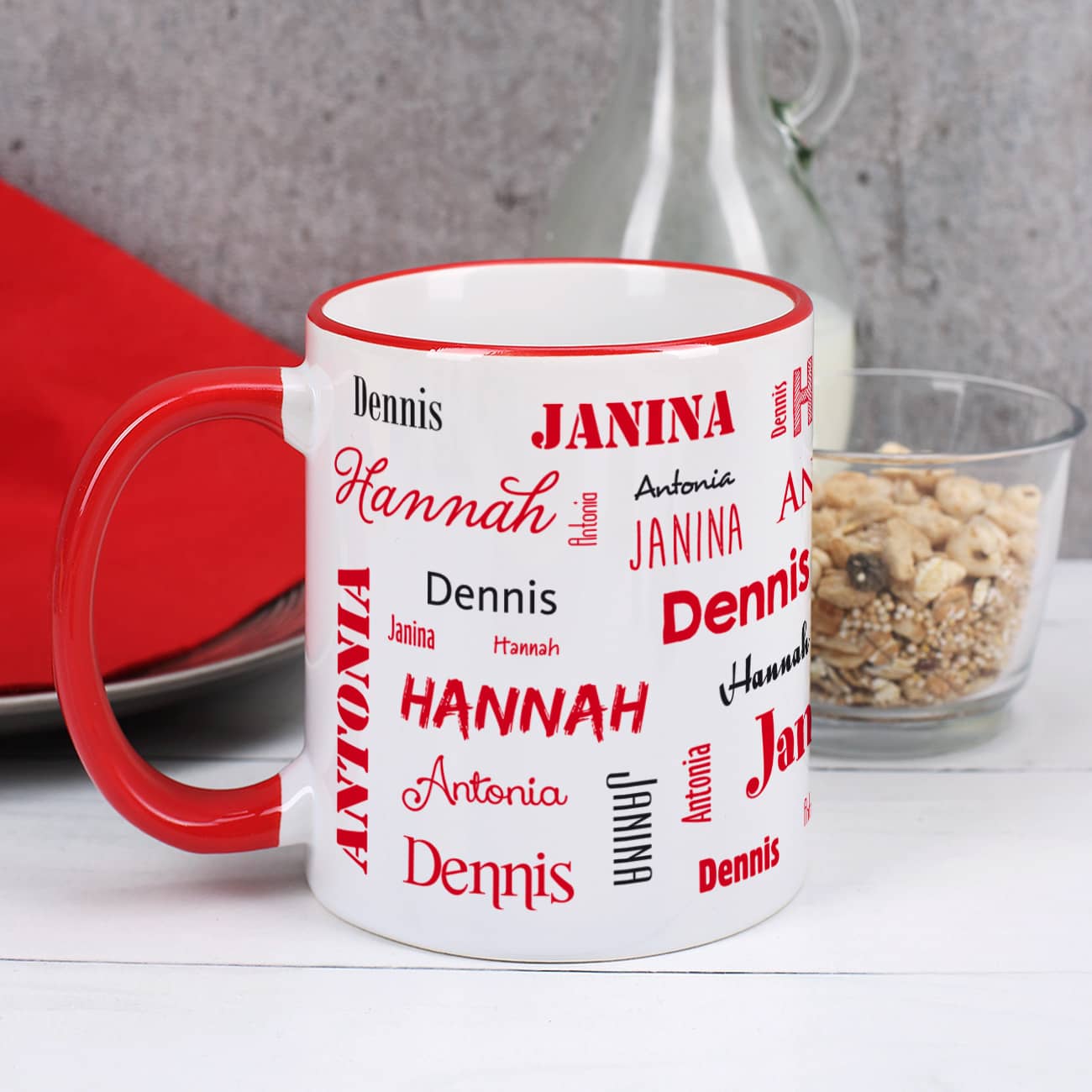 Tasse mit vier Namen, rot