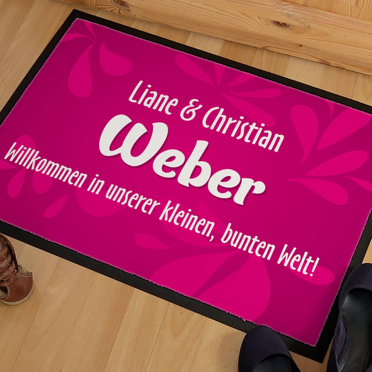 Fussmatte in pink mit 3 Zeilen Wunschtext 