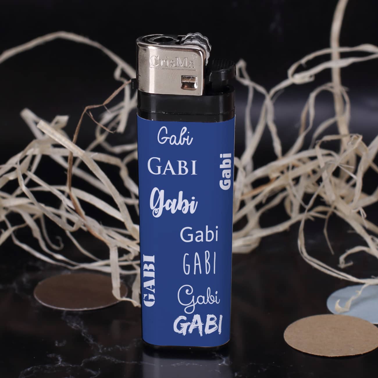 Feuerzeug mit Namensaufkleber gestaltet